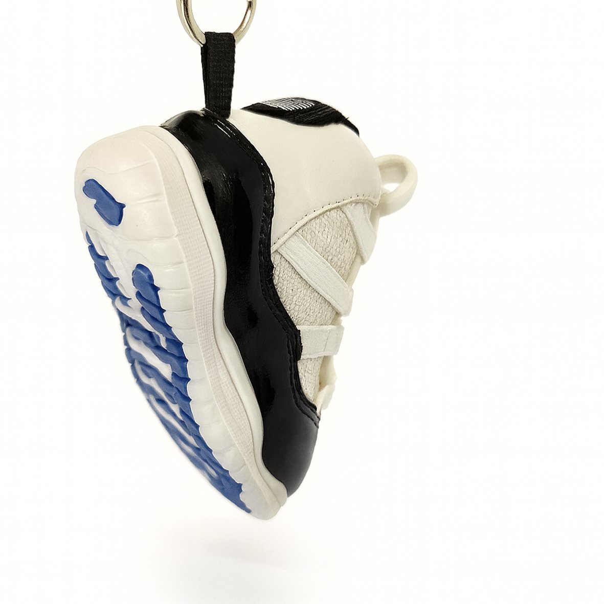 Air Jordan 11 Blanc – SneakCharge – Image 3