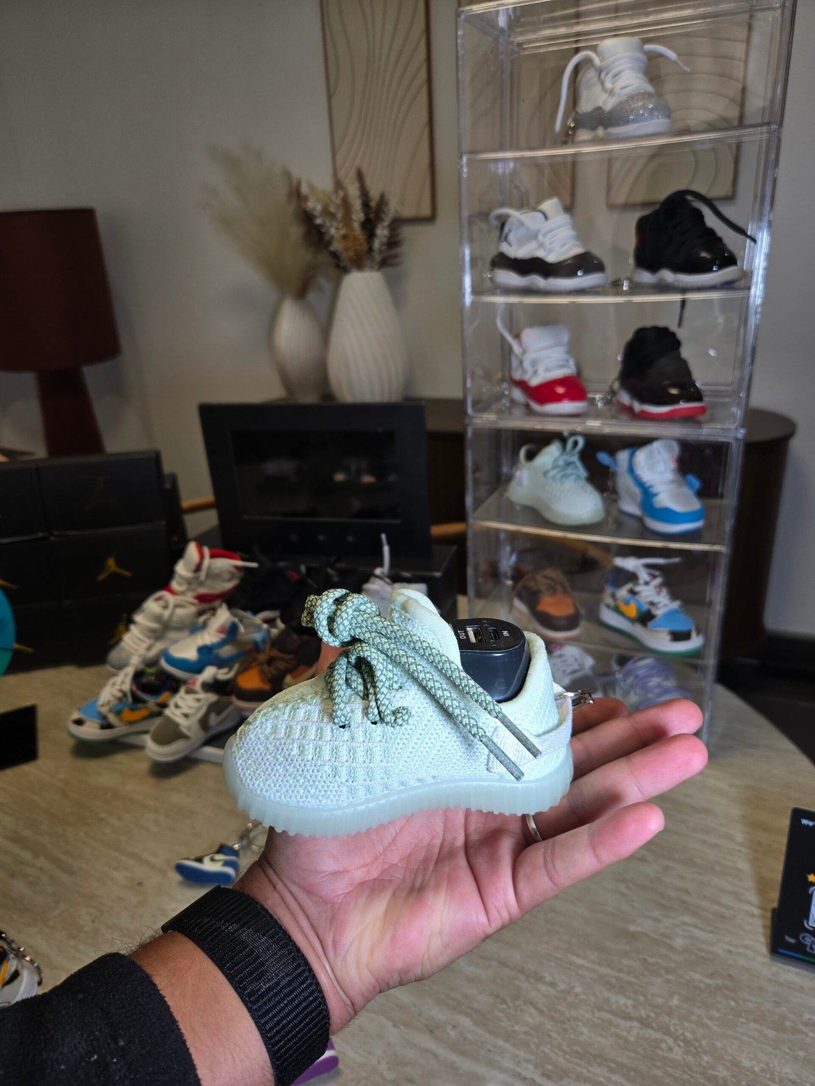 SneakCharge – YEEZY 350 – Image 3