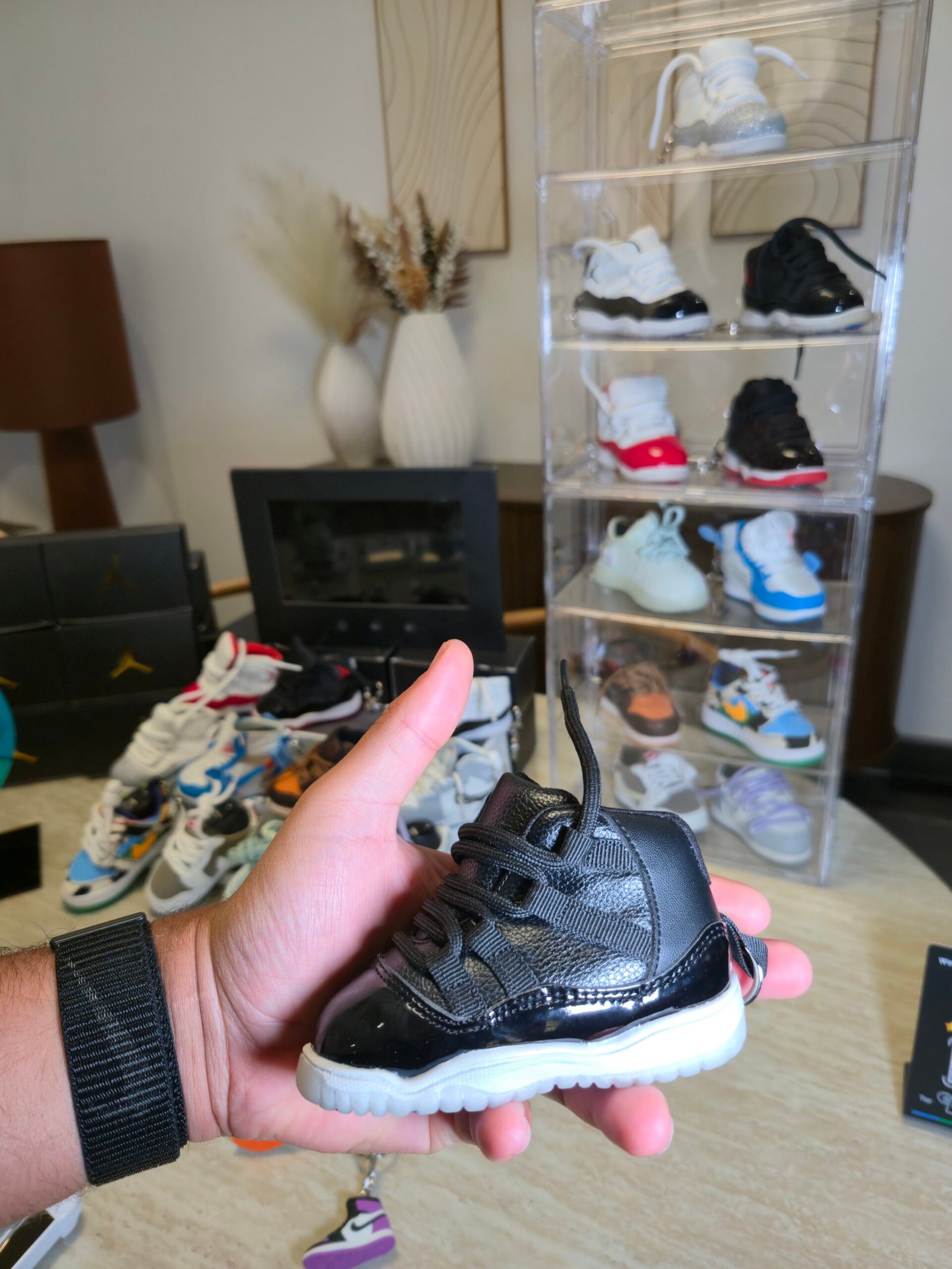 NIKE AIR JORDAN XI RETRO – Image 4