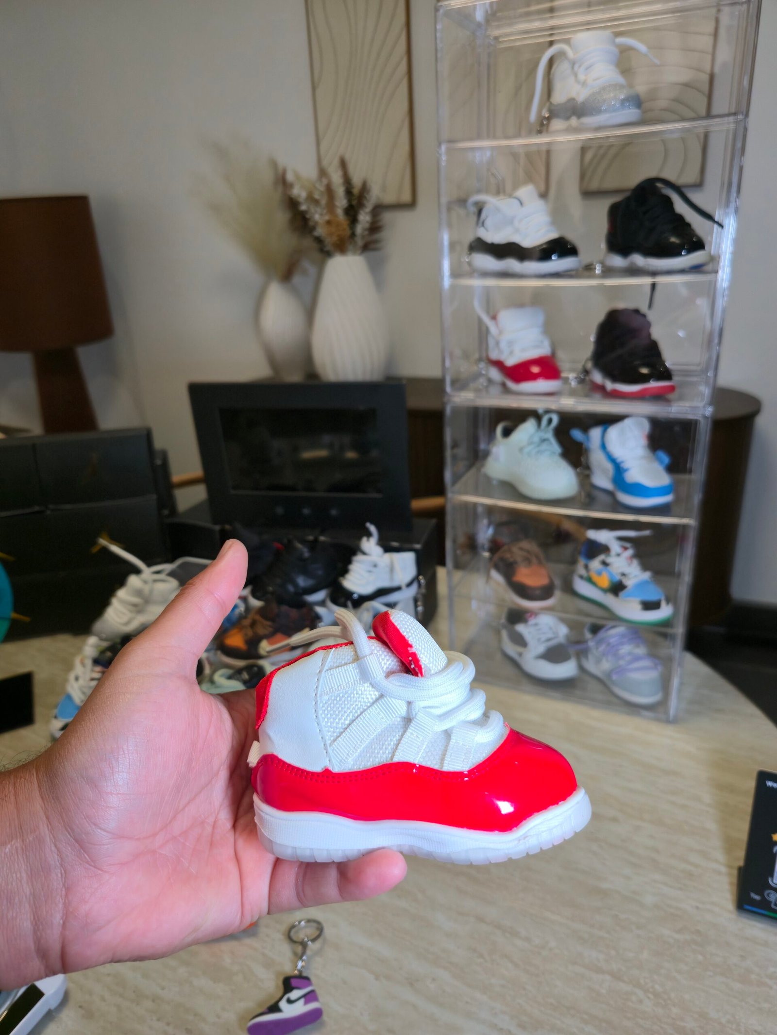 AIR JORDAN 11 RETRO CHERRY – Image 3